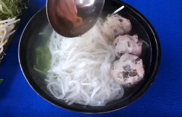 Hướng dẫn chi tiết cách nấu bún mọc chuẩn vị tại nhà