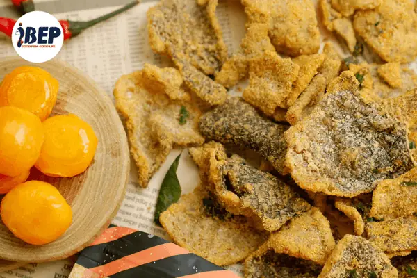 5.2. Da cá hồi chiên giòn trứng muối 5.2. Da cá hồi chiên giòn trứng muối