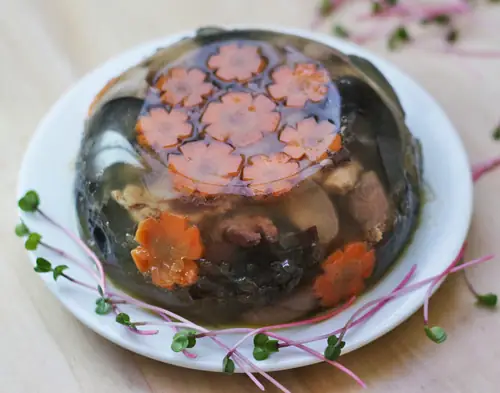 Hướng dẫn cách làm thịt gà nấu đông dành cho các mẹ ngày Tết