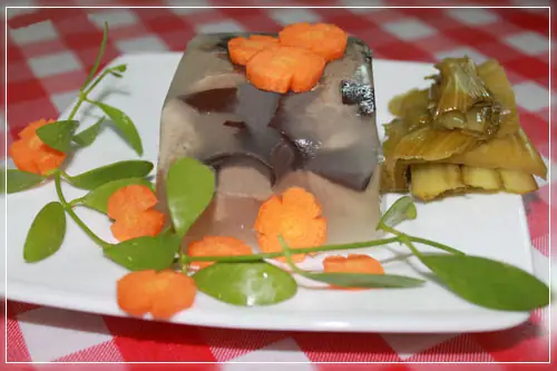 Hướng dẫn cách làm thịt gà nấu đông dành cho các mẹ ngày Tết