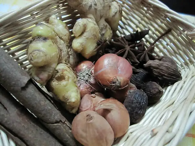 Nguyên liệu dành cho 3 - 4 người ăn: Nguyên liệu dành cho 3 - 4 người ăn: