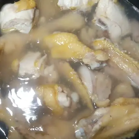 Cách làm gà nấu rượu gừng đơn giản, thơm ngon nức mũi Cách làm gà nấu rượu gừng đơn giản, thơm ngon nức mũi