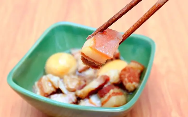 1. Thịt Kho Tàu (thịt Kho Trứng) 1. Thịt Kho Tàu (thịt Kho Trứng)