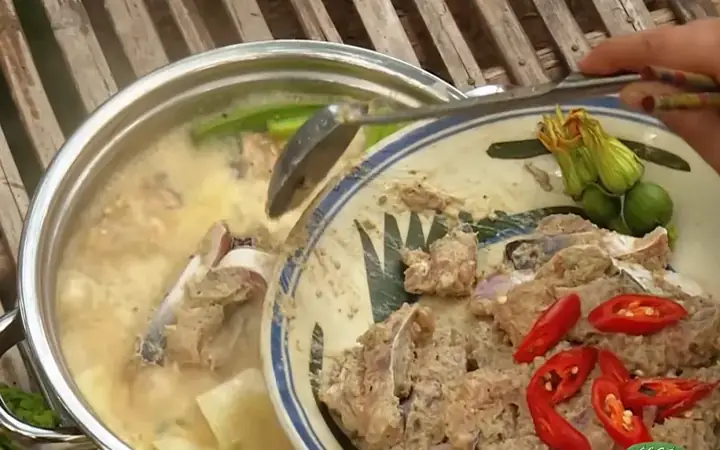 Bước 2: Làm nước chao nhúng cá