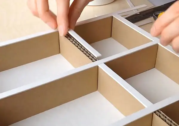 Hướng Dẫn Phụ Huynh Tận Dụng Các Nguyên Vật Liệu Từ Thùng Giấy Để Làm Đồ Chơi Cho Bé Tại Nhà