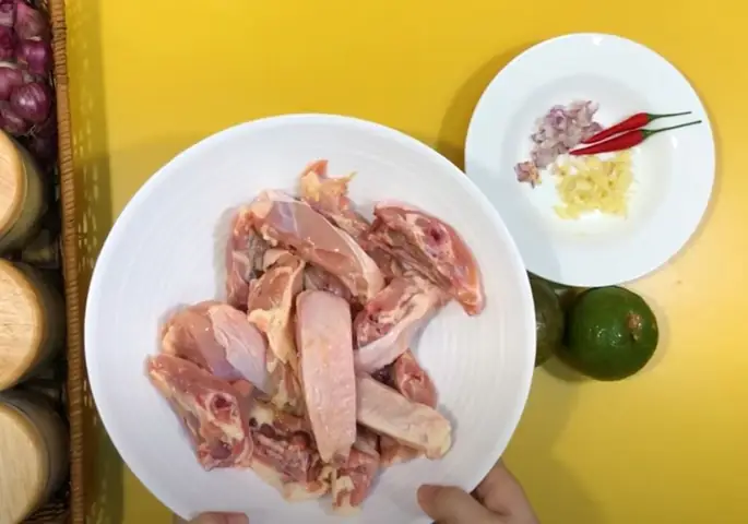 Chuẩn bị nguyên liệu và dụng cụ