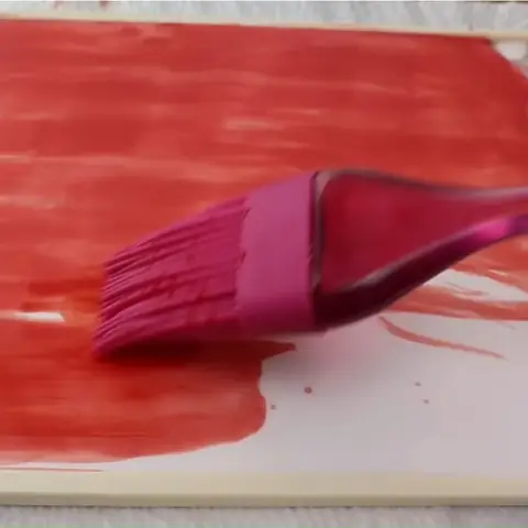 Trộn bột năng, cắt thành hạt lựu Trộn bột năng, cắt thành hạt lựu