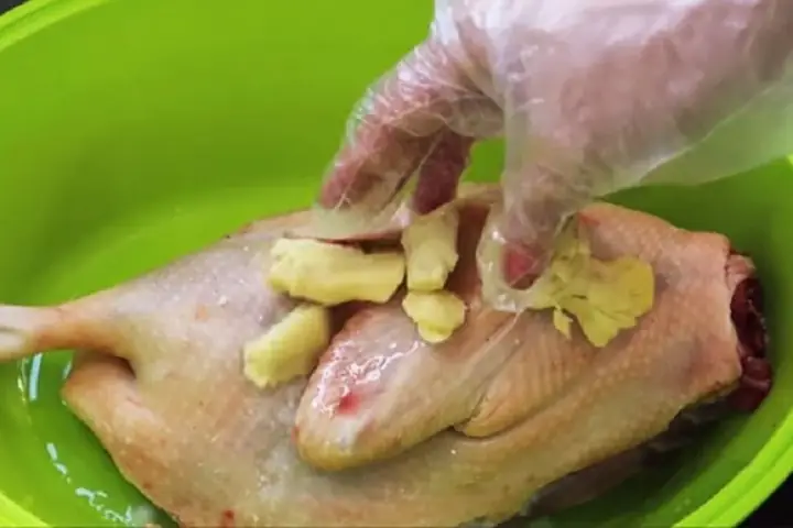 Sử Dụng Chanh Hoặc Giấm Sử Dụng Chanh Hoặc Giấm