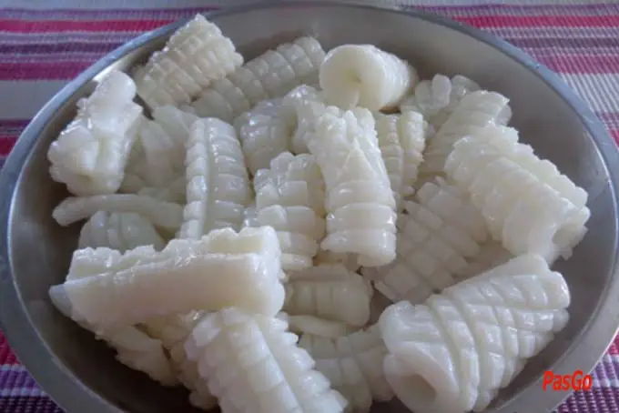 Bước 1: Sơ chế mực