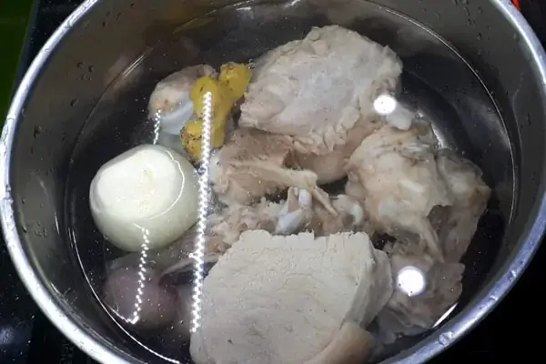 Cách Ninh Xương Làm Nước Lẩu