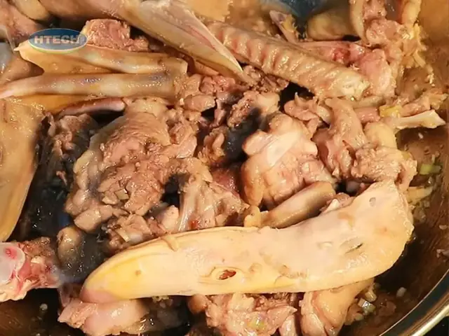 Xào Săn Thịt Vịt Trên Lửa Lớn Xào Săn Thịt Vịt Trên Lửa Lớn