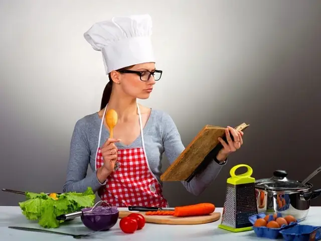 Bí Quyết Số 1: Đọc Kỹ Công Thức Khi Học Nấu Ăn Cơ Bản