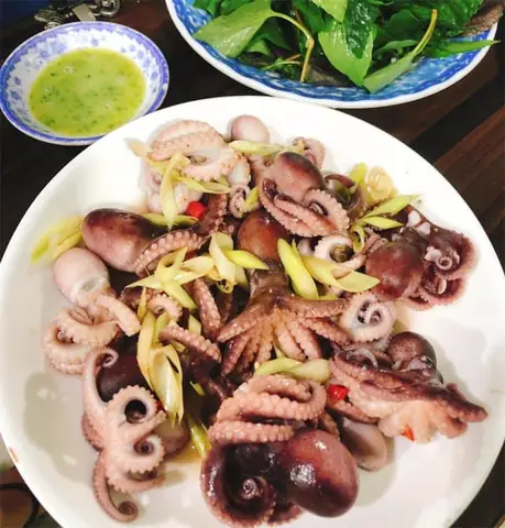 Hướng Dẫn Cách Nấu Món Bạch Tuộc Hấp Sả Vụng Mấy Cũng Làm Được