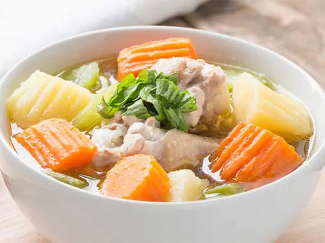7. Nấu canh bằng lò vi sóng