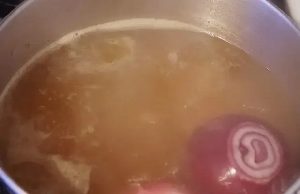 Bước 3: Nấu nước dùng