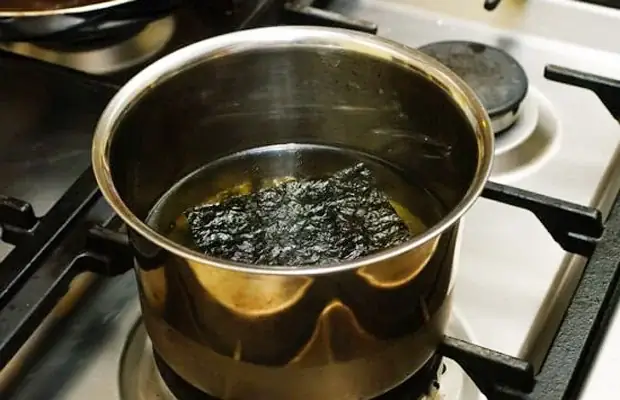 Bước 3: Nấu canh rong biển chay