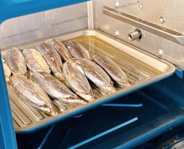 Bánh canh cá nục Đà Nẵng có hương vị nước dùng đậm đà, ngọt thanh, kết hợp với cá nục chiên giòn bên ngoài và thơm ngon bên trong, ăn mãi vẫn thèm.