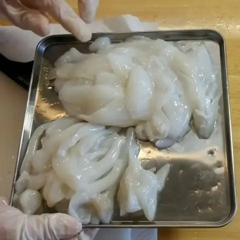 Sơ chế các nguyên liệu Sơ chế các nguyên liệu