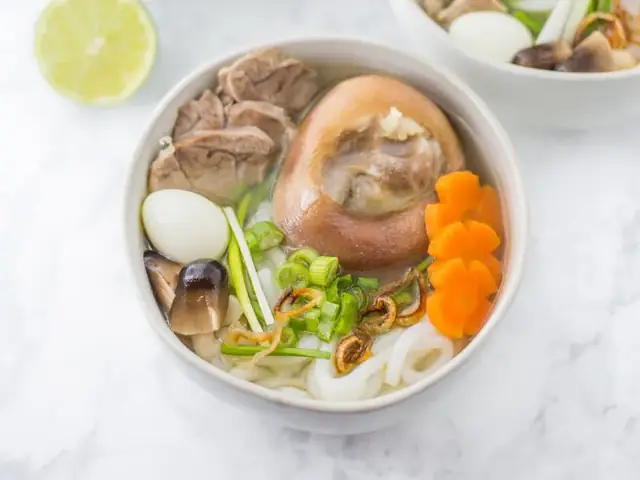 Bánh Canh Giò Heo - Món Ngon Hấp Dẫn Cho Mọi Gia Đình