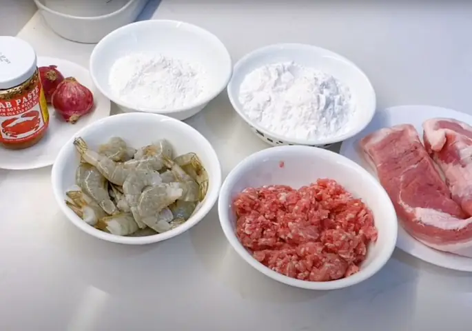 Sơ Chế Tôm, Thịt Và Bánh Canh