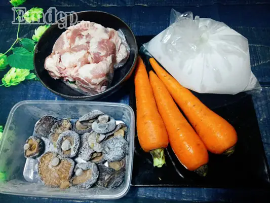 Chỉ Cần Vài Bước Đơn Giản Và Những Nguyên Liệu Sẵn Có, Dễ Tìm, Vào Bếp Nấu Ngay Tô Bánh Canh Nấm Nóng Hổi, Thơm Lừng Cho Cả Nhà Ấm Bụng Trong Ngày Gió Lạnh.