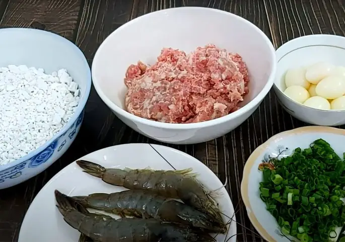 Chuẩn bị nguyên liệu Chuẩn bị nguyên liệu