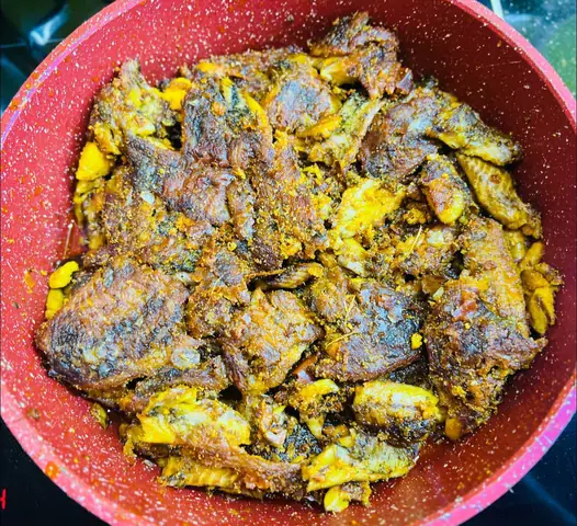 Cuối tuần là thời gian tuyệt vời nhất để cả gia đình cùng nhau chuẩn bị những món ăn ngon, bổ và hấp dẫn. Một bát bánh đa cá rô đầy ú ụ, thơm nức chắc chắn sẽ khiến những người khó tính nhất cũng cảm thấy hài lòng.