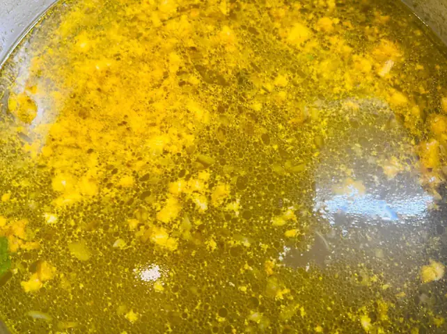 Cuối tuần là thời gian tuyệt vời nhất để cả gia đình cùng nhau chuẩn bị những món ăn ngon, bổ và hấp dẫn. Một bát bánh đa cá rô đầy ú ụ, thơm nức chắc chắn sẽ khiến những người khó tính nhất cũng cảm thấy hài lòng.