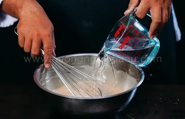 Công đoạn làm bột bánh Công đoạn làm bột bánh