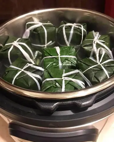 Bằng nồi áp suất cũng có thể luộc được bánh chưng, bánh tét ngon như thường lại chẳng tốn thời gian chút nào.