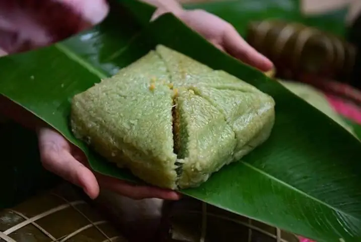 1. Bánh Chưng, Bánh Tét – Món Bánh Truyền Thống Của Dân Tộc 1. Bánh Chưng, Bánh Tét – Món Bánh Truyền Thống Của Dân Tộc