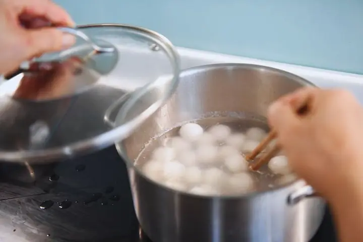 Cách Làm Món Chè Trôi Nước Nhân Đậu Xanh Truyền Thống