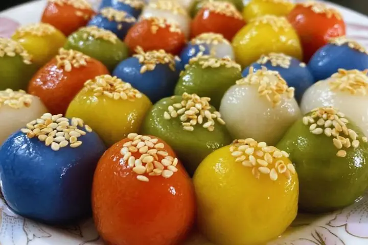 Làm Món Chè Trôi Nước Ngũ Sắc Đẹp Mắt