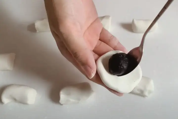 Cách Làm Món Chè Trôi Nước Nhân Mè Đen Dẻo Mịn