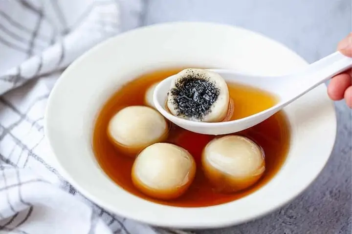 Cách Làm Món Chè Trôi Nước Nhân Mè Đen Dẻo Mịn