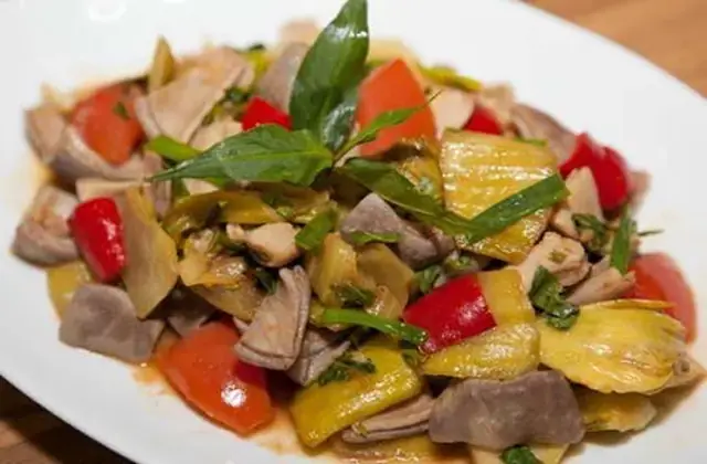 Bao tử bò xào cải chua Bao tử bò xào cải chua