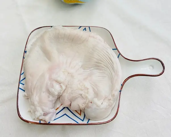 Thỉnh thoảng bạn có thể đổi vị cho cả nhà bằng món bao tử khìa nước dừa hấp dẫn này nhé!