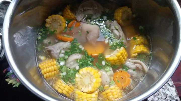 Cách Nấu Canh Bắp Hầm Giò Heo Thơm Ngon, Ngọt Thanh, Dễ Làm