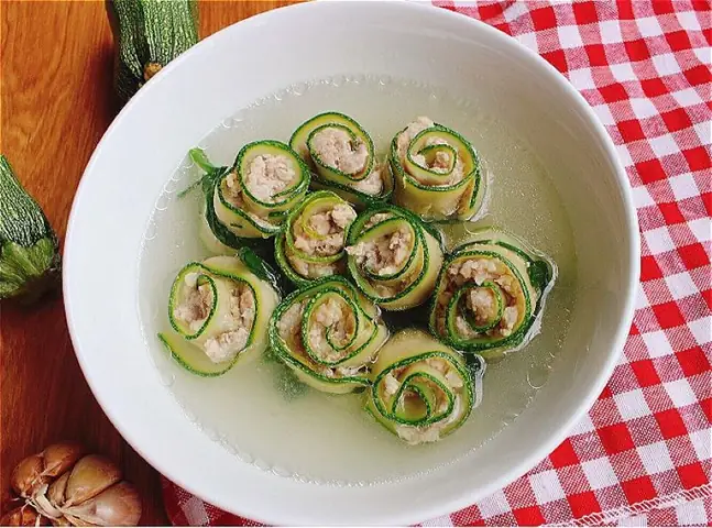 Canh bí ngòi cuộn tôm Canh bí ngòi cuộn tôm