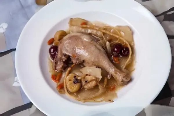 I. Cách Nấu Bồ Câu Hầm Đông Trùng Hạ Thảo Và Nấm Hương