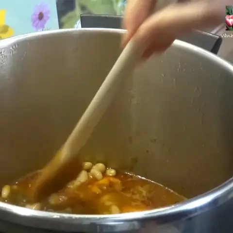 Hầm Bò Với Đậu Và Củ Quả