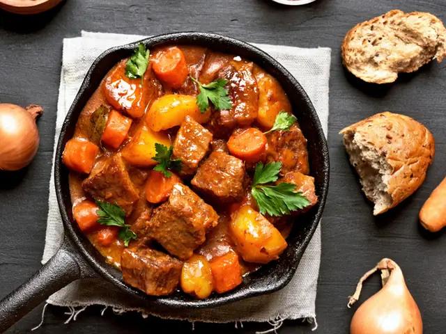 Bò kho là món ăn khoái khẩu được nhiều gia đình yêu thích, để nấu ra một tô bò kho ngon đúng vị thì cần có rất nhiều nguyên liệu và công thức phù hợp. Bò kho là món ăn khoái khẩu được nhiều gia đình yêu thích, để nấu ra một tô bò kho ngon đúng vị thì cần có rất nhiều nguyên liệu và công thức phù hợp.