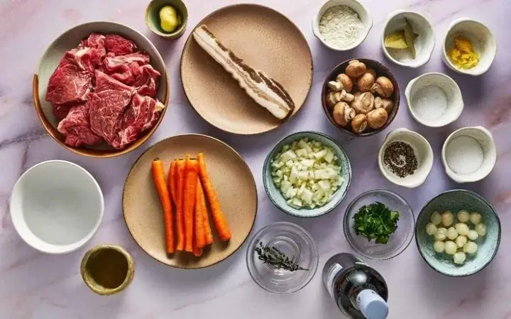 Nguyên Liệu Cần Chuẩn Bị Khi Nấu Bò Sốt Vang Với Ngũ Vị Hương