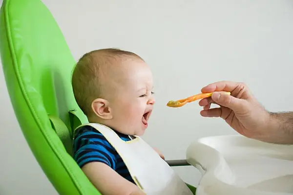 Có Nên Cho Bé Ăn Bột Mặn Ngay Khi Mới Ăn Dặm? Có Nên Cho Bé Ăn Bột Mặn Ngay Khi Mới Ăn Dặm?