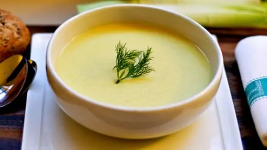 Bột khoai lang và lòng đỏ trứng gà