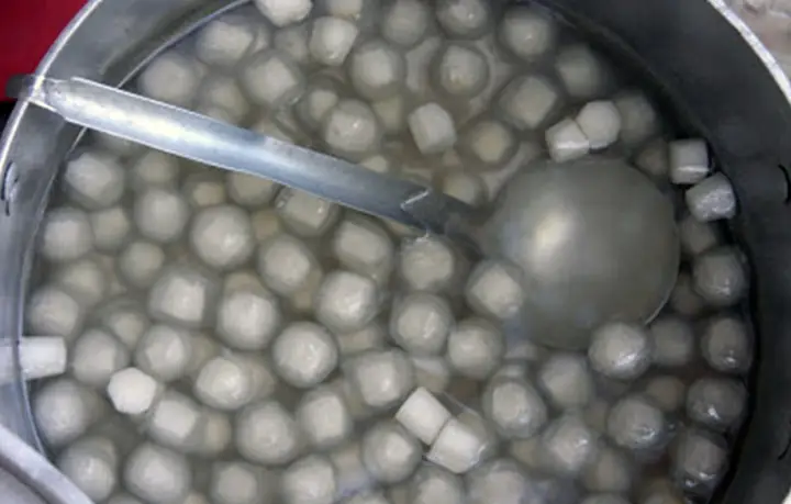 1.2. Cách nấu chè bột lọc nhân dừa