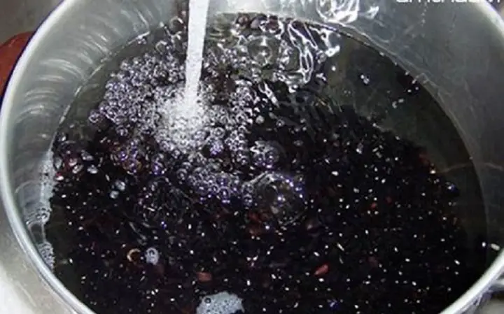 Cách làm bột ngũ cốc cho bé ăn dặm Cách làm bột ngũ cốc cho bé ăn dặm