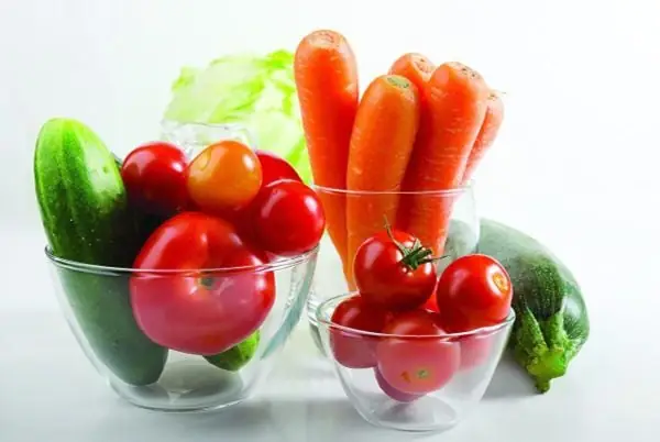 4. Cháo yến mạch rau củ (dùng cho bé 6 tháng trở lên)