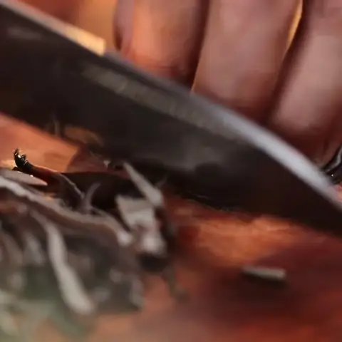 Sơ chế các nguyên liệu còn lại