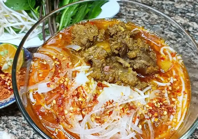 Mẹo bảo quản bún bò cay đúng cách